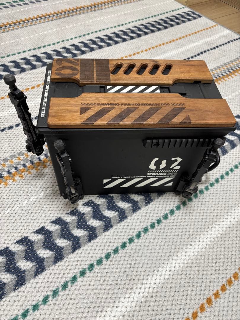 入手困難！Storage Dog（ストレージドッグ）収納ケース兼テーブル Amazon.com: Heavy-Duty Dog Cage End Side Table Decorative Pet