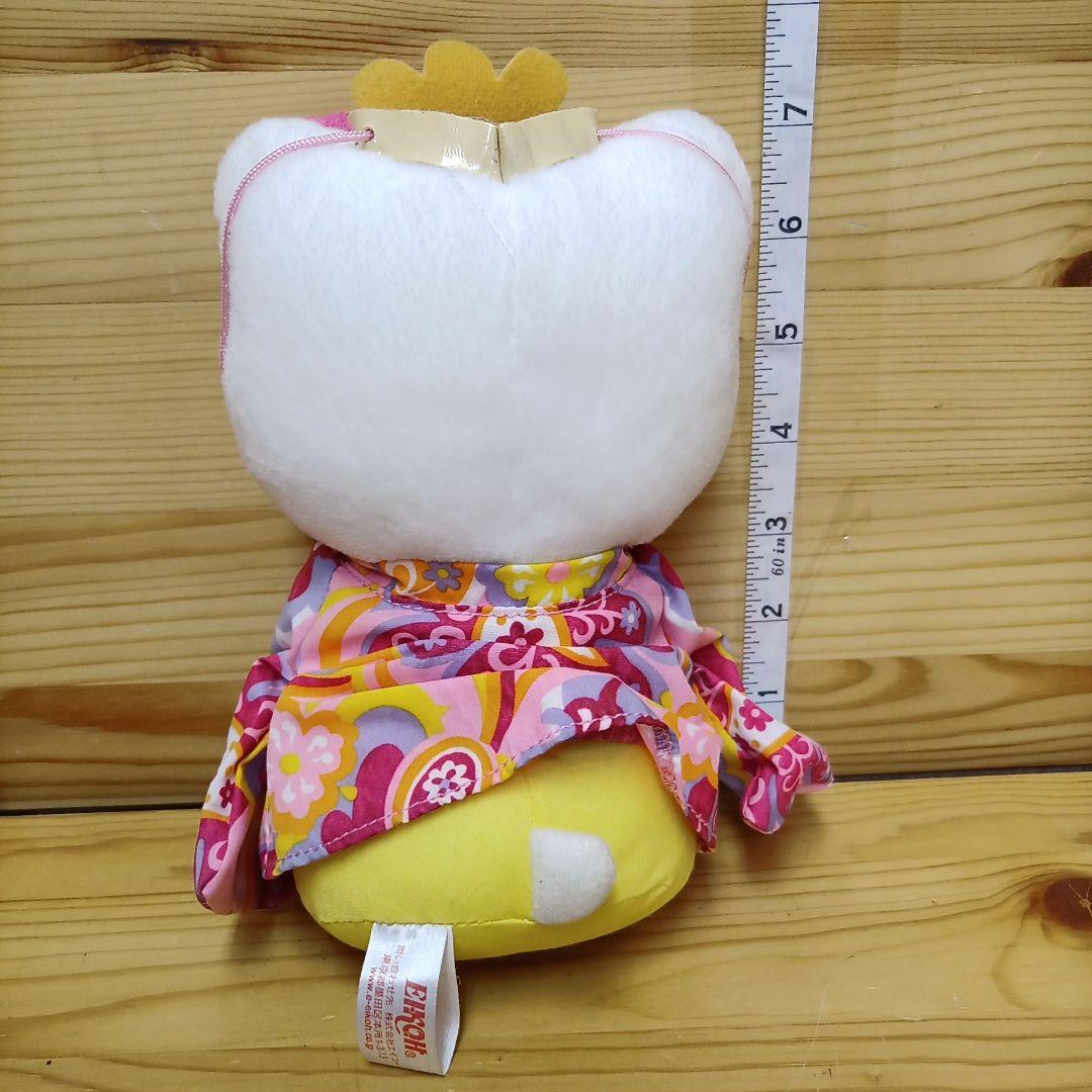 ハローキティ　ぬいぐるみ　お姫様