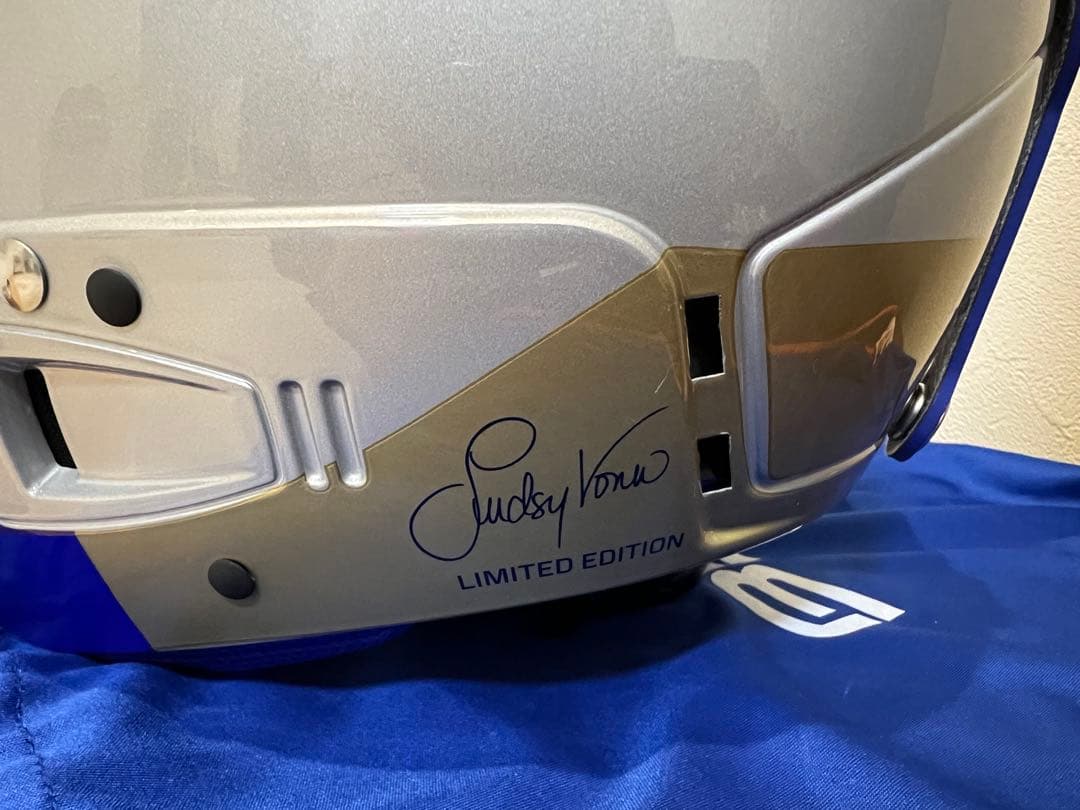 オ*ク様 レッドブル リンゼイボン 限定版ヘルメット - スキー