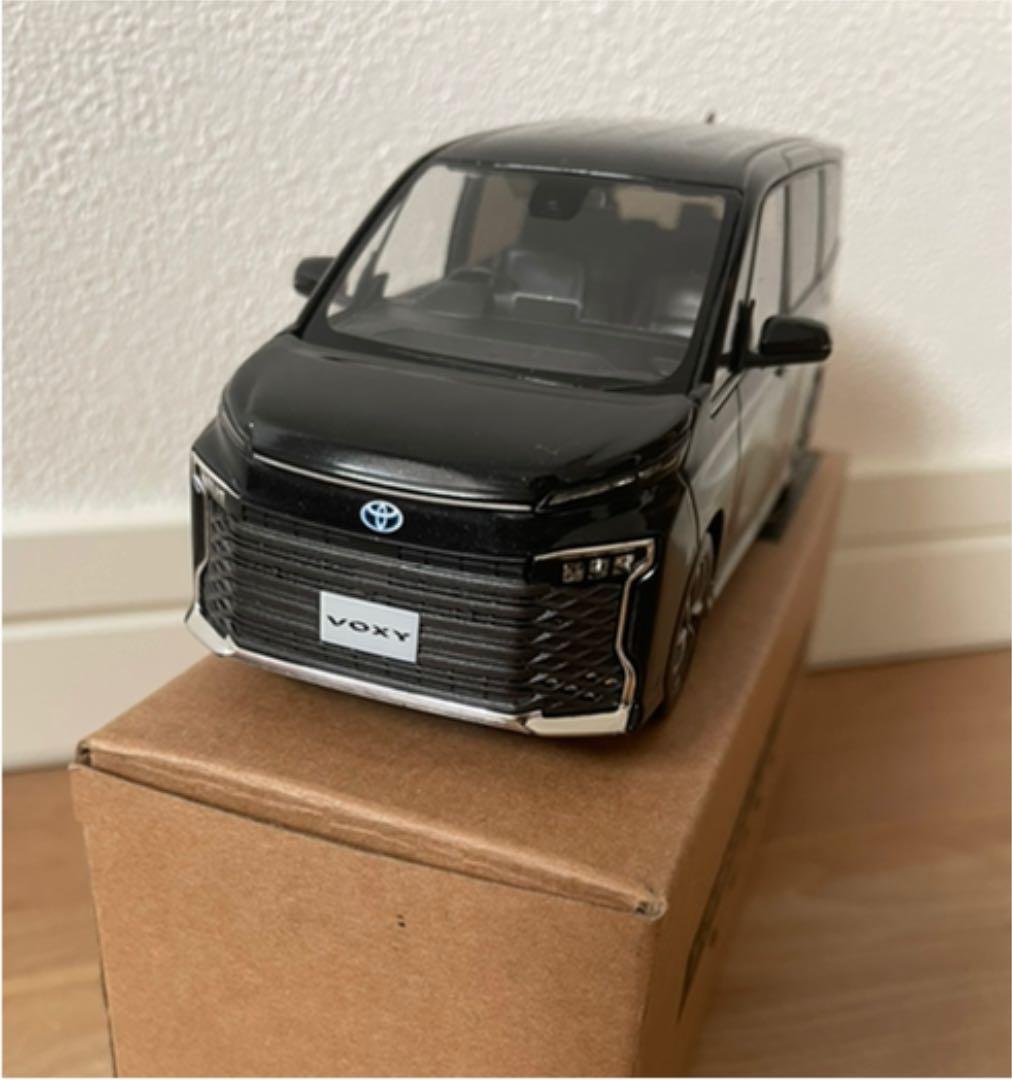 トヨタ ヴォクシー voxy カラーサンプルミニカー 非売品 - メルカリ