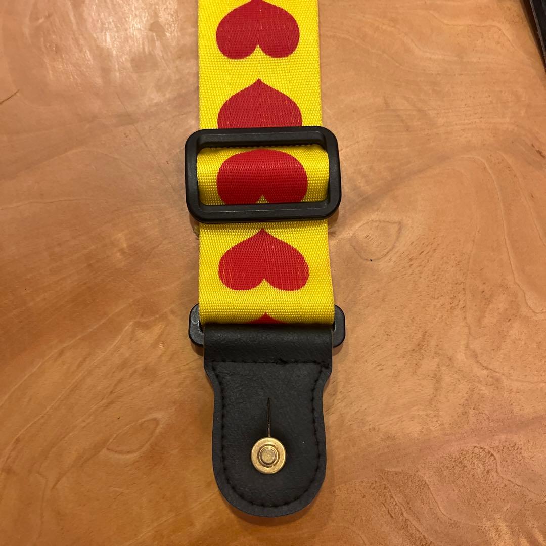 フェルナンデス】hideギターストラップ（イエローハート） - メルカリ