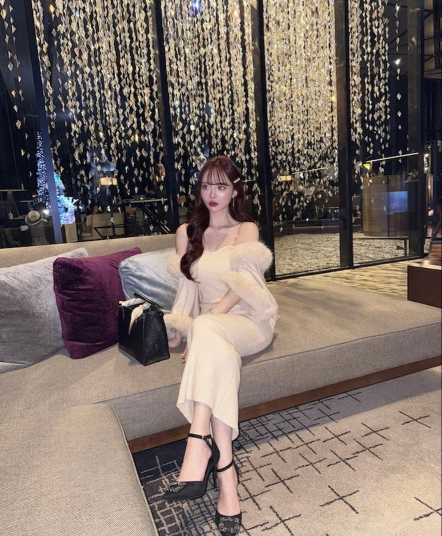 《大人気》elmyu ファーポンチョカーデ×チェーンワンピset パーティー白