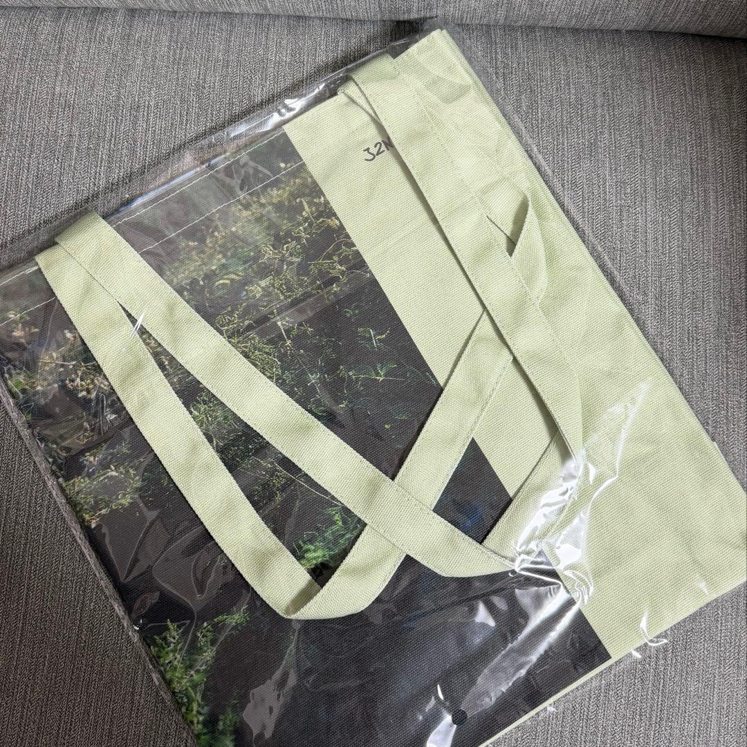 JENNIE 写真展 トートバッグ グリーン ジェニ BLACKPINK - メルカリ