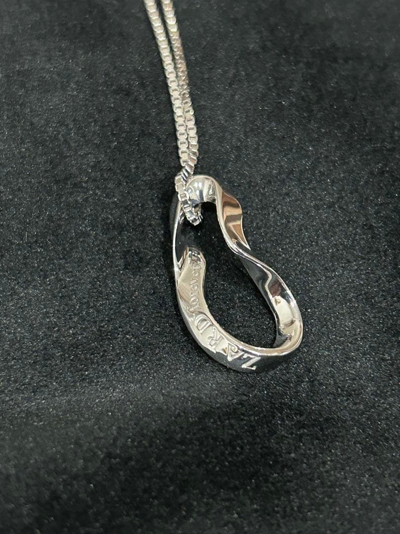 ZARD ペンダントネックレス シルバー