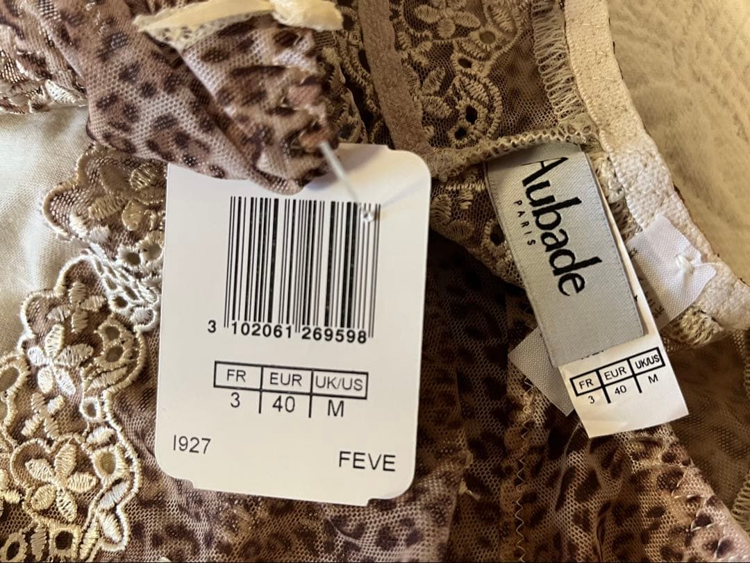 《Aubade 》新品タグ付　ヒョウ柄 と花柄 ブラジャー&ショーツセット