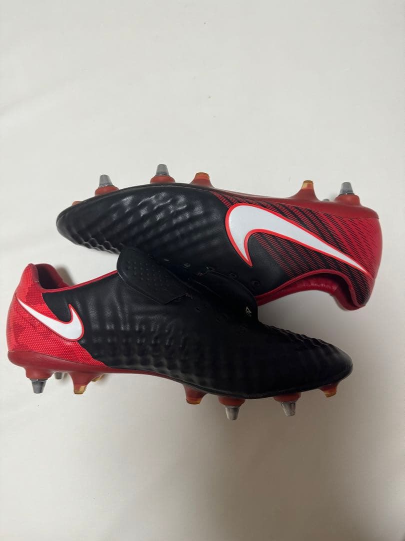 ナイキ マジスタオブラ 2 エリートSG 28cmレンチ・取替ネジ付き - メルカリ