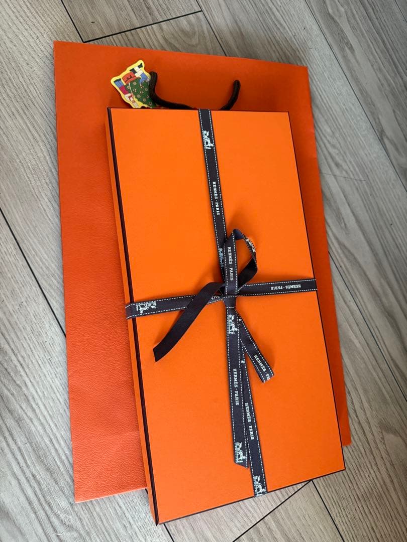 新品HERMES エルメスカレジェアン 《シュヴァル・ドゥ・クール・ バンダナ》