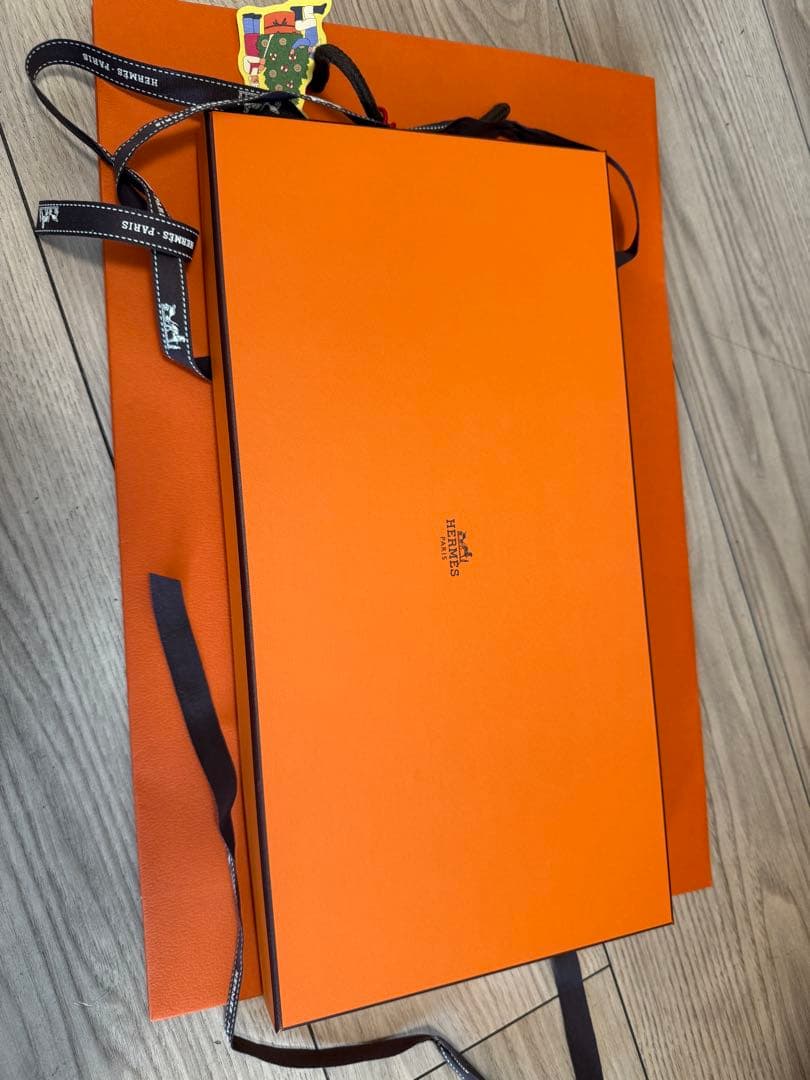 新品HERMES エルメスカレジェアン 《シュヴァル・ドゥ・クール・ バンダナ》