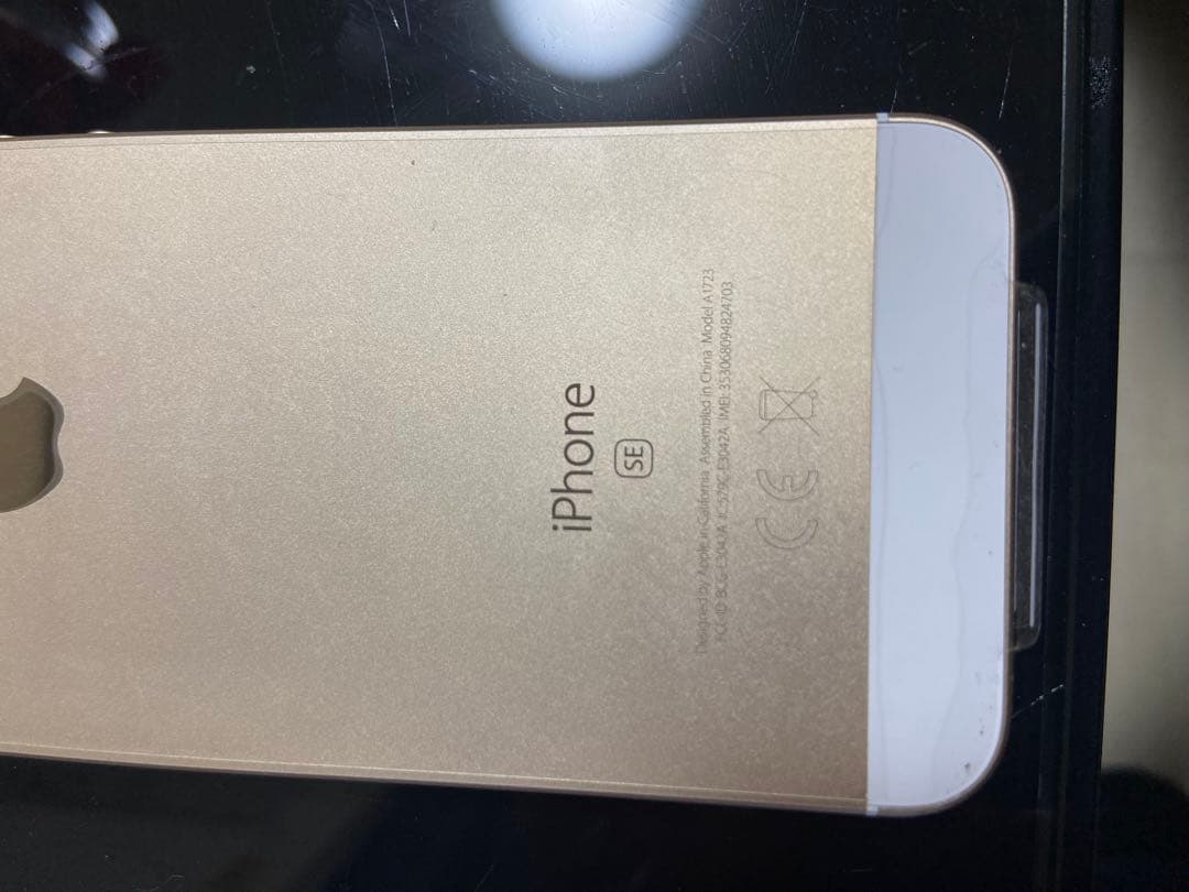 ジャンク】Apple iPhone SE ゴールド - メルカリ