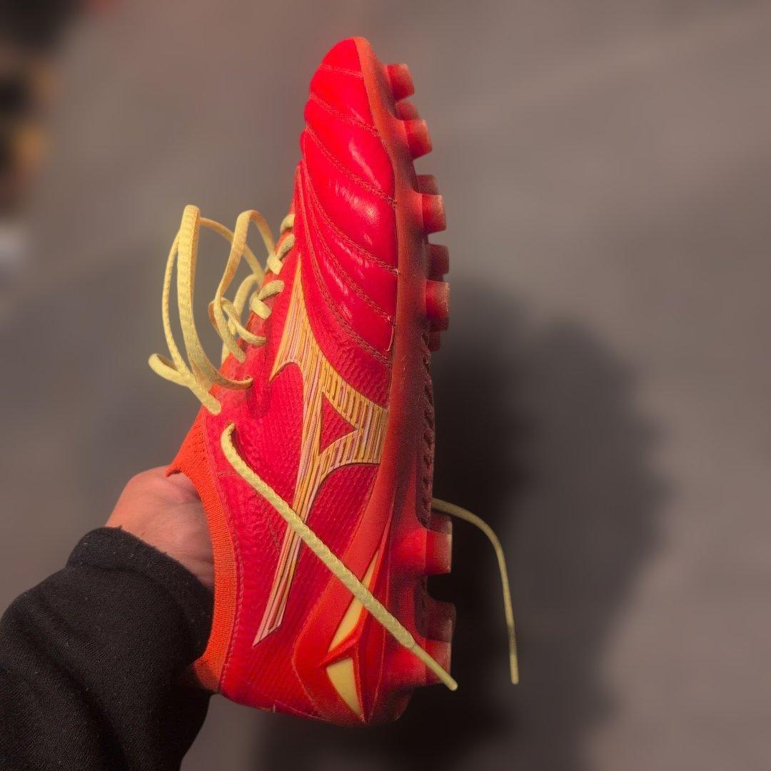 2/23迄】モレリアネオ4β 24cm フェアリーコーラル×ボルト - メルカリ