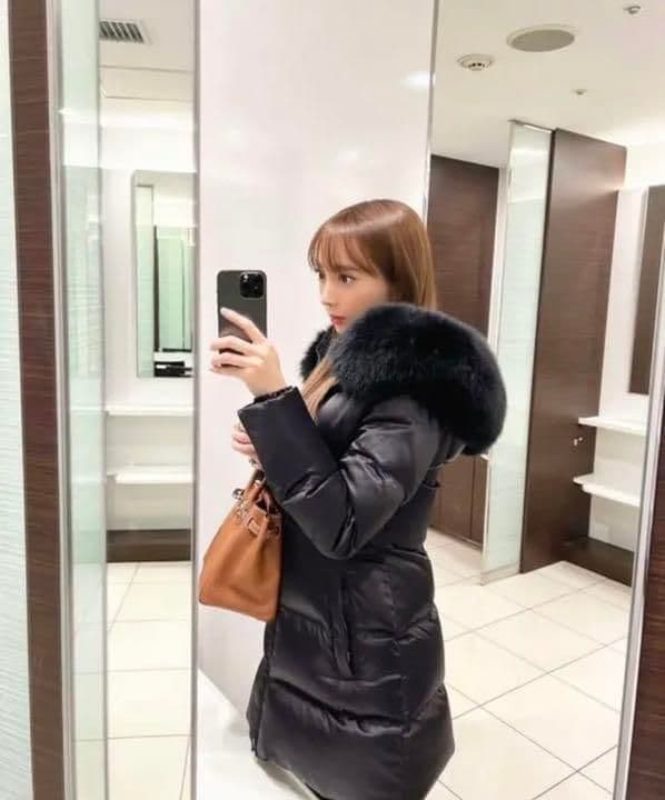 PRADA岡部あゆみさん着用プラダダウンコートフォックスfoxファー29z117