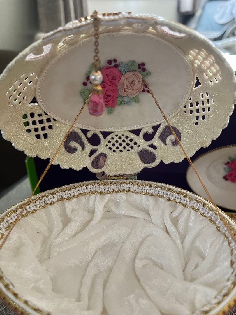 リボン飾りの可愛いエッグアート