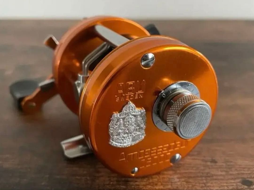 ABU Ambassadeur 2500C アンバサダー サンセットオレンジ美品 アブガルシア アンバサダー2500C サンセットオレンジ/Q070M ベイト
