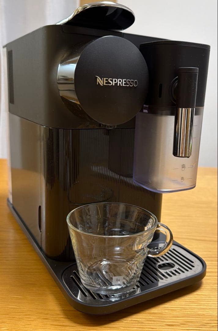 超美品⭐️Nespresso ラティシマ・ワンプラス シャドーブラック 中古(B)] ネスプレッソ「ラティシマ・ワン プラス」 シャドーブラック