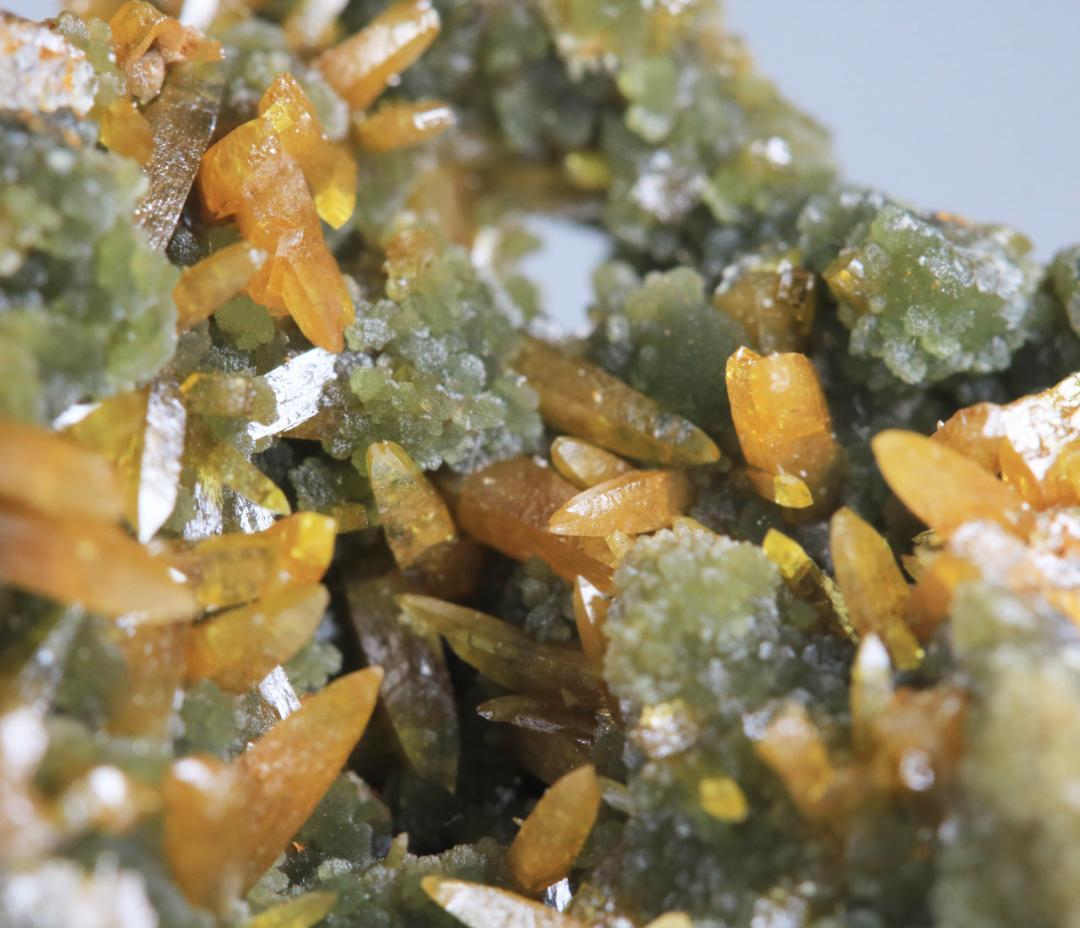 ウルフェナイト ミメタイト 共生標本 メキシコ産 / 原石 天然石 鉱物標本