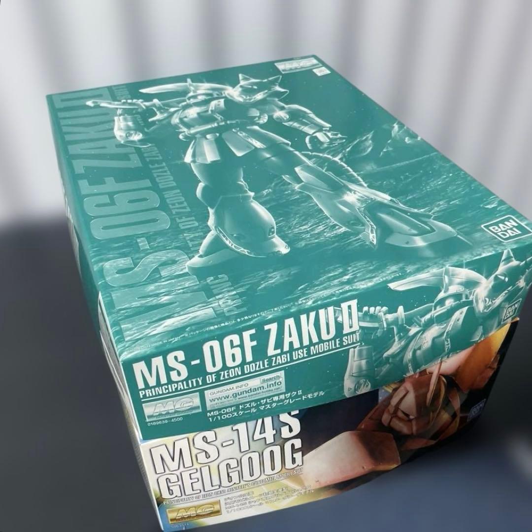 MG1/100ドズルザビ専用ザクⅡとMG1/100シャア専用ゲルググ2.0