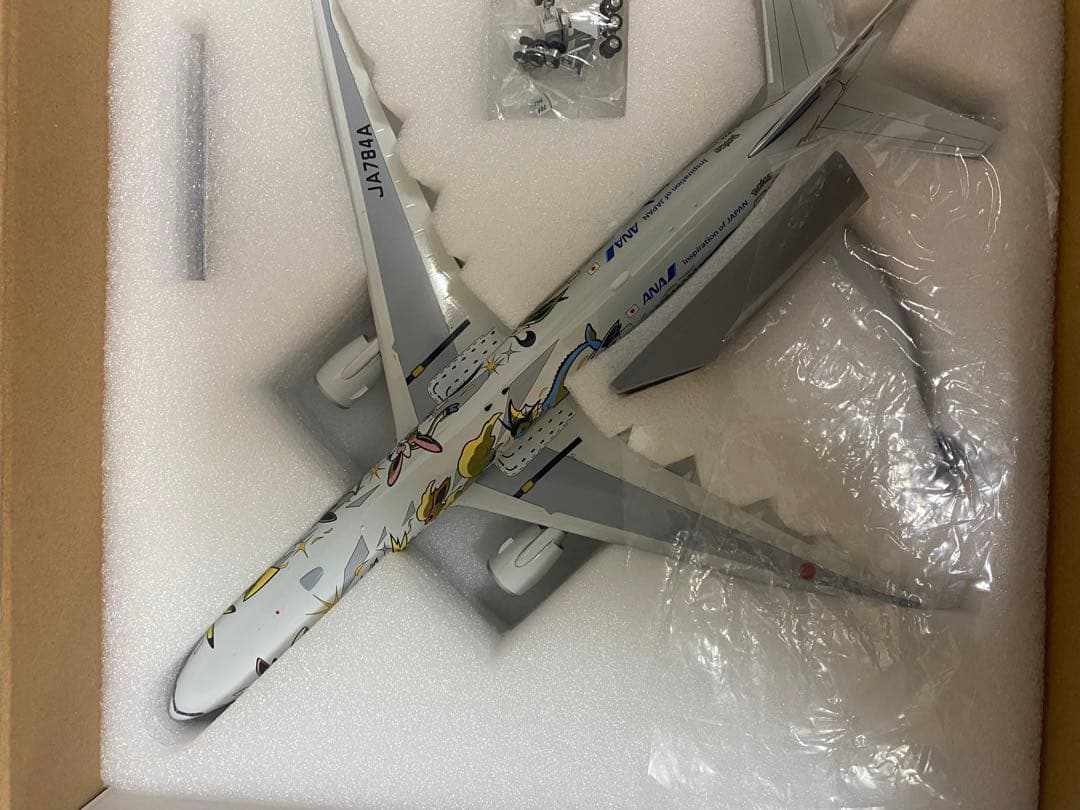 アキ@金額交渉歓迎　ポケモン ボーイング 777-300ER 1:200