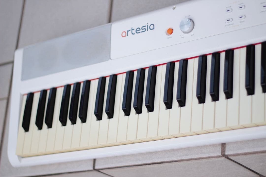 REVERB|stereo【88鍵|artesia|perfomer】 Amazon | Artesia 電子ピアノ 88鍵 軽量スリム設計 電池駆動対応モデル