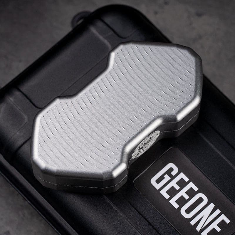 み*れ様 「正規品」Mr.Wang Viper　フィジェットトイ　ハンドスピナー