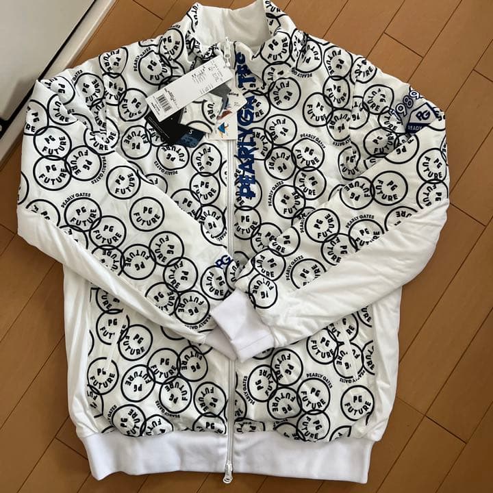 新品　パーリーゲイツ   4way リバーシブル パーリーゲイツ 4WAYリバーシブル中綿ジャケット 白 裏グレー 複数