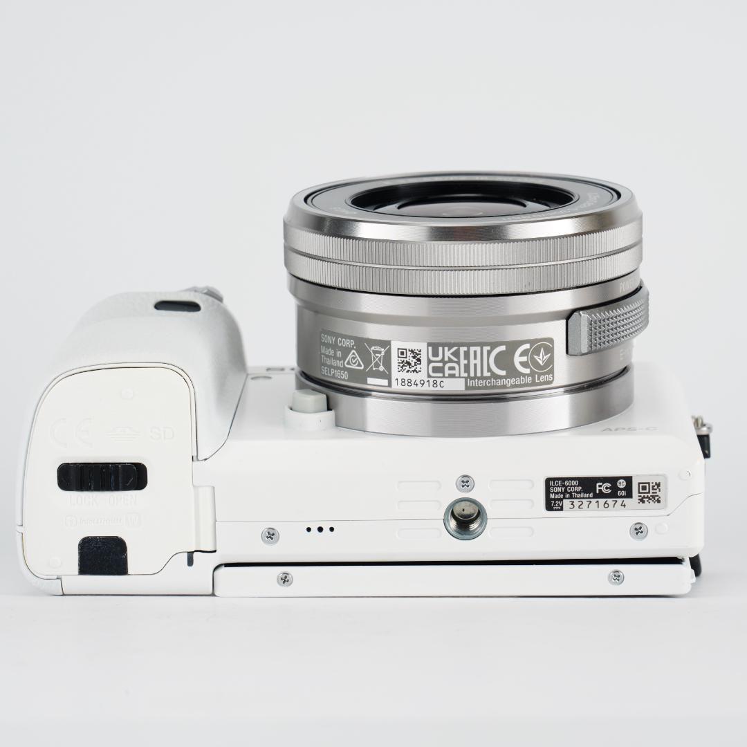 希少なホワイト/極美品α6000完全セット/制限解除済/即撮影可/初心者最適