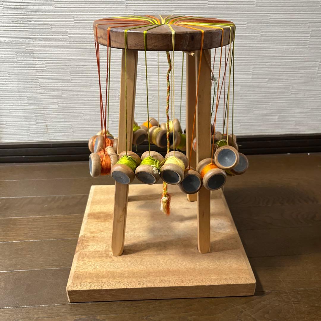 組紐　丸台　玉24個　再値下げ 組紐 笹浪組24玉を丸台で組んでいる動画です♪ 川のせせらぎに日が射す