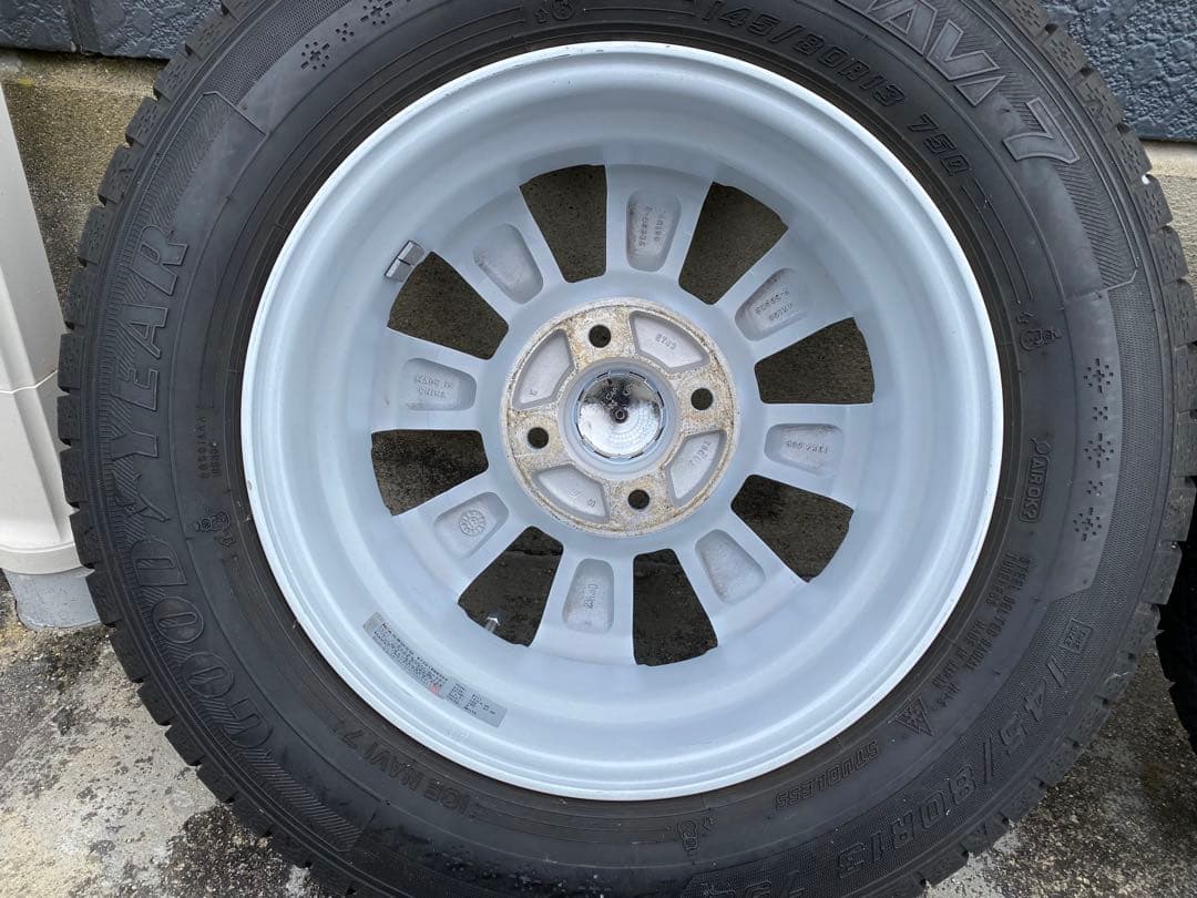 《yaa》ララパーム145/80R13 スタッドレスタイヤホワイトホイール