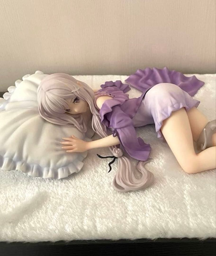 【レア】Re:ゼロから始める異世界生活 エミリア 1/7フィギュア