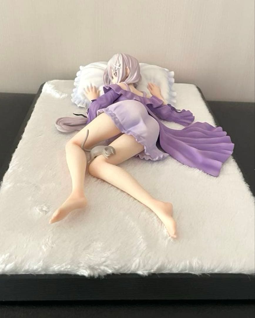 【レア】Re:ゼロから始める異世界生活 エミリア 1/7フィギュア