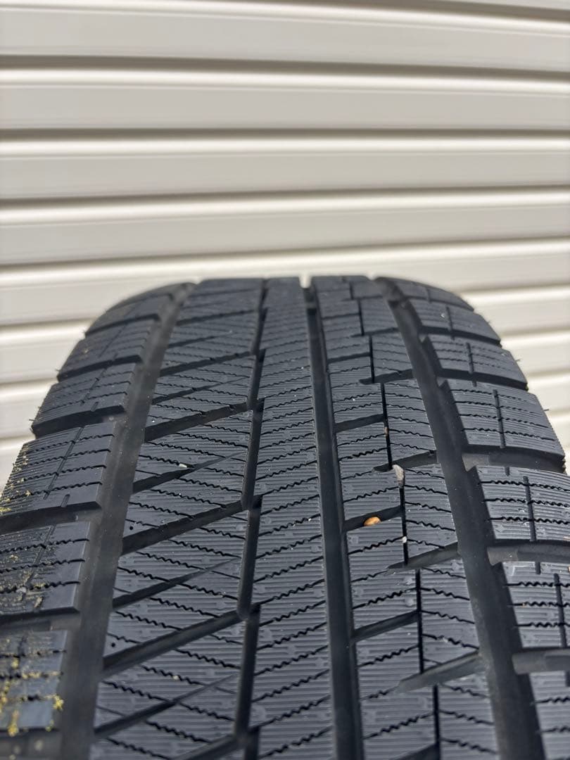 スタッドレスタイヤ４本セット　185/60/R15