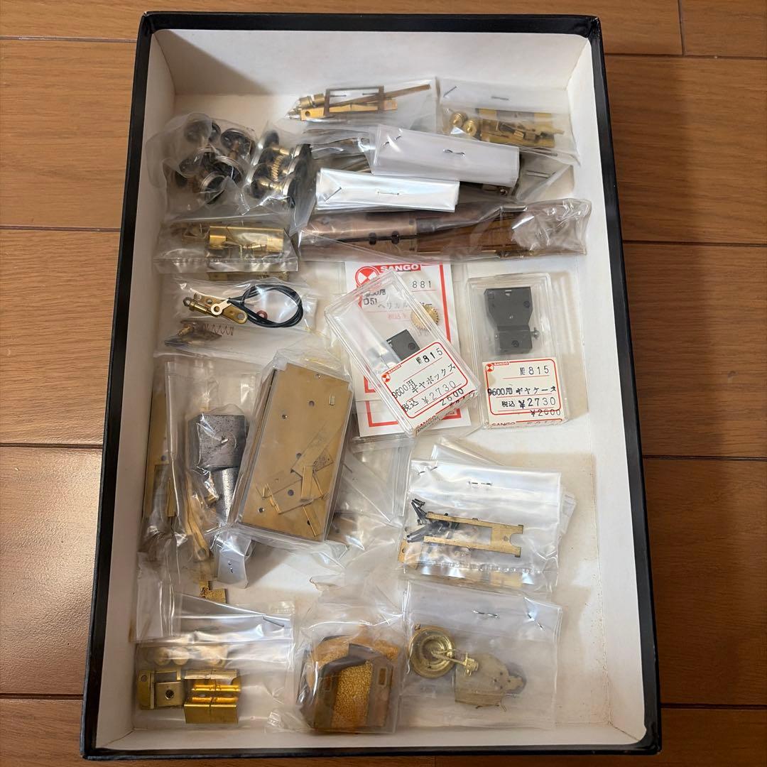 ナ*ナ様 珊瑚模型　9750 未完成品　ジャンク