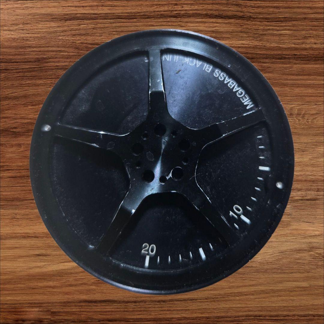 希少廃盤品 Megabass BLACK JUNGLE リール 右ハンドル