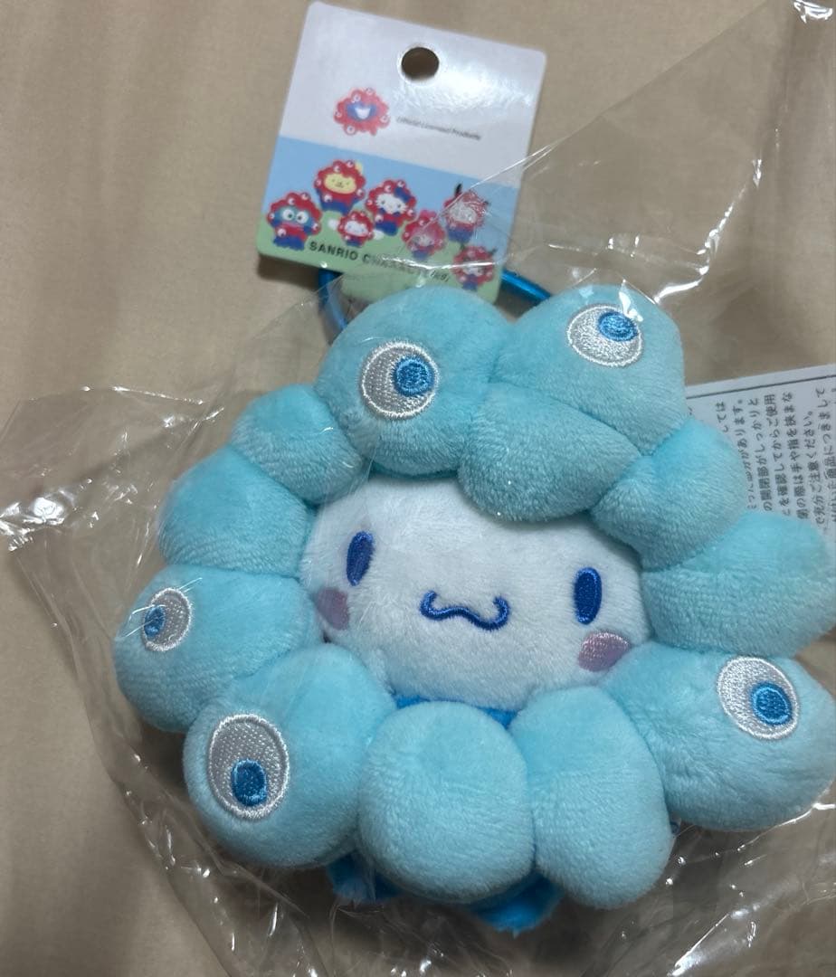 万博　ミャクミャク　サンリオ　シナモン　カラビナ　ぬいぐるみ　キーホルダー 大阪万博会場限定 ミャクミャク シナモン マスコットキーホルダー