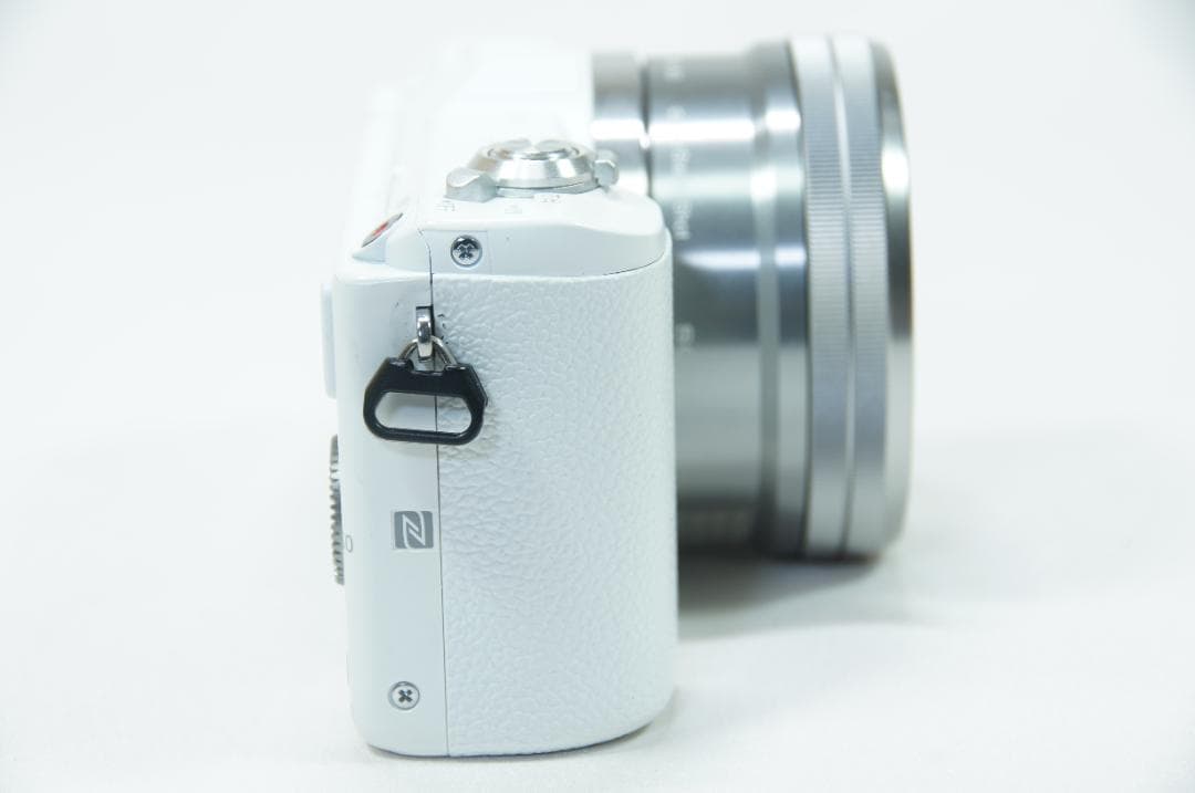美品】 SONY α5100 ホワイト シャッター数248回 【返品保証