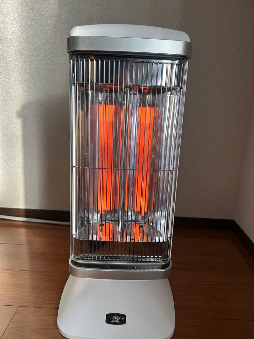 2023年製アラジン 遠赤グラファイトヒーター CAH-2G10F 白 アラジン（Aladdin） グラファイト 電気ストーブ 省エネ おしゃれ 縦横
