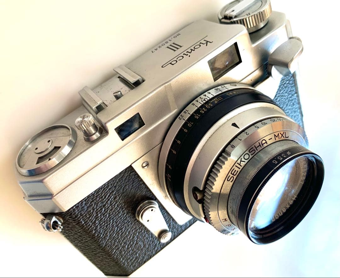 Konica III レンジファインダーカメラ、ストロボ付き 高級アマチュアカメラマン【コニカIII型】フィルムカメラの紹介 - YouTube