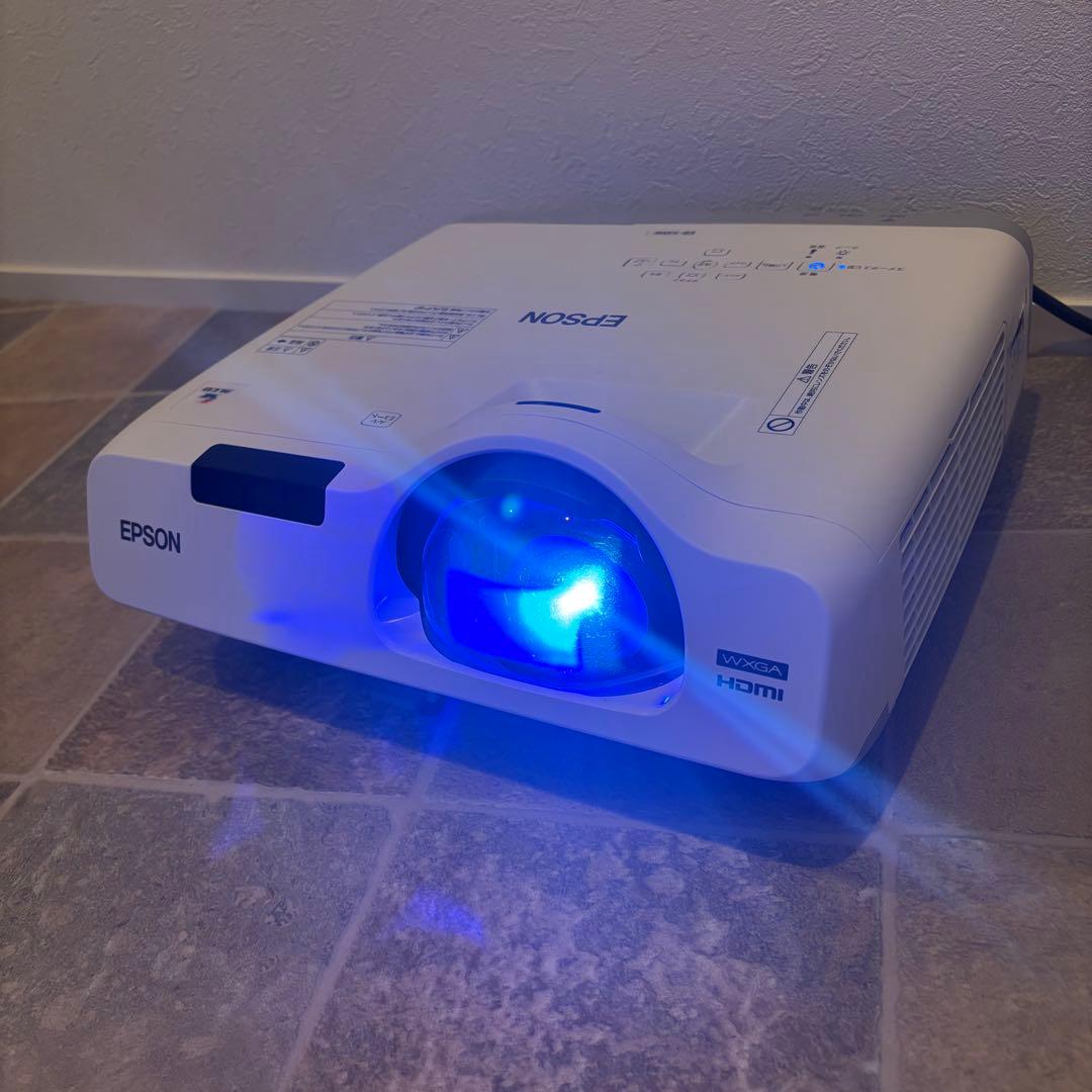 EPSON LCD プロジェクター 1080p本 14 EB-535W - メルカリ