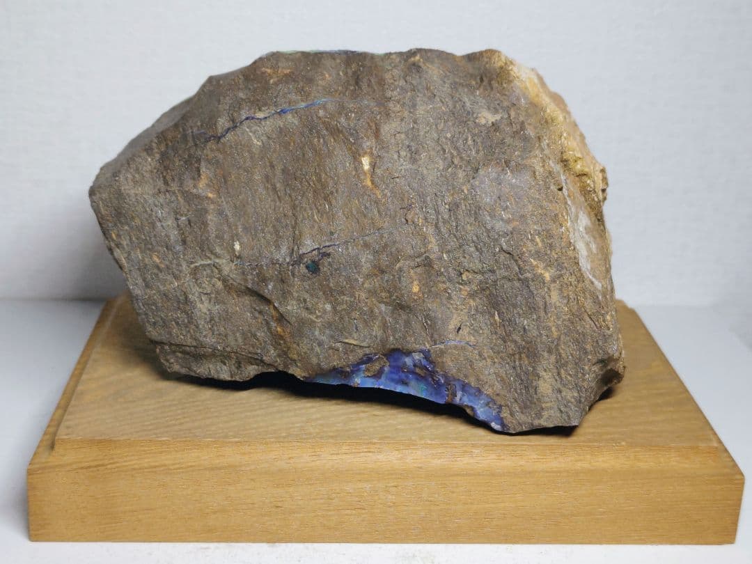 ボルダーオパール 4.5kg 蛋白石 原石 鑑賞石 自然石 誕生石 鉱物 水石