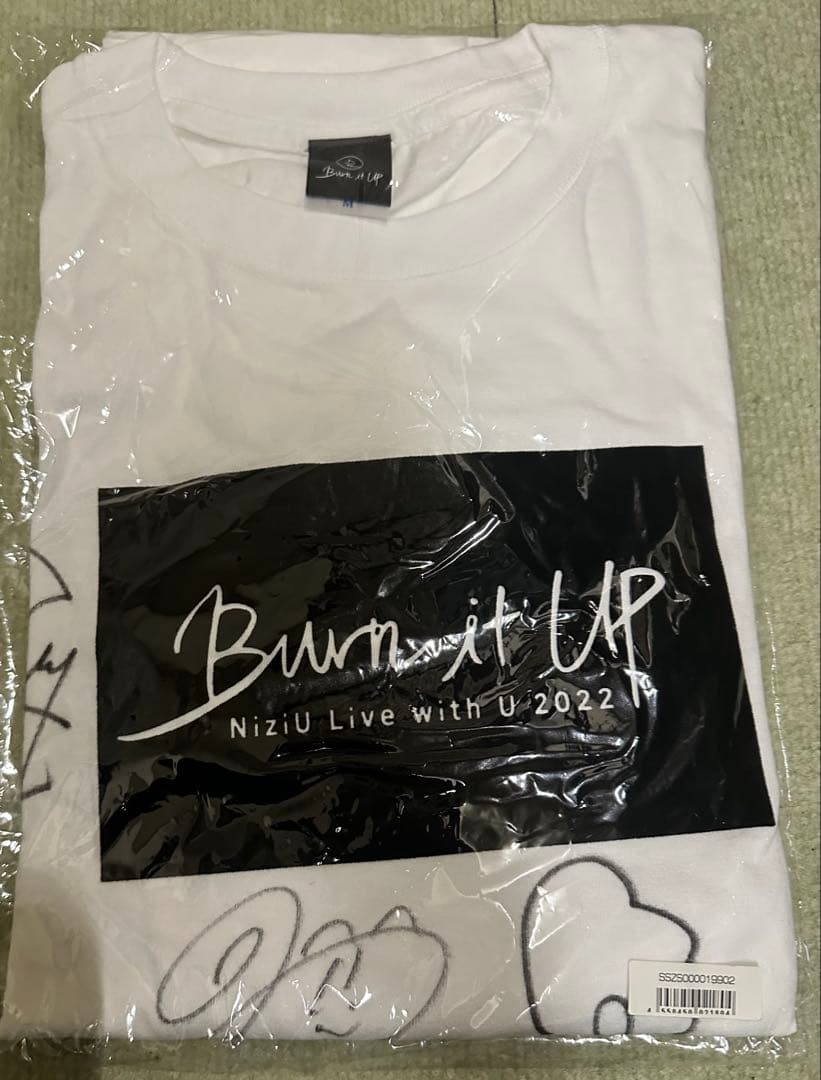 NiziU 直筆サイン入り