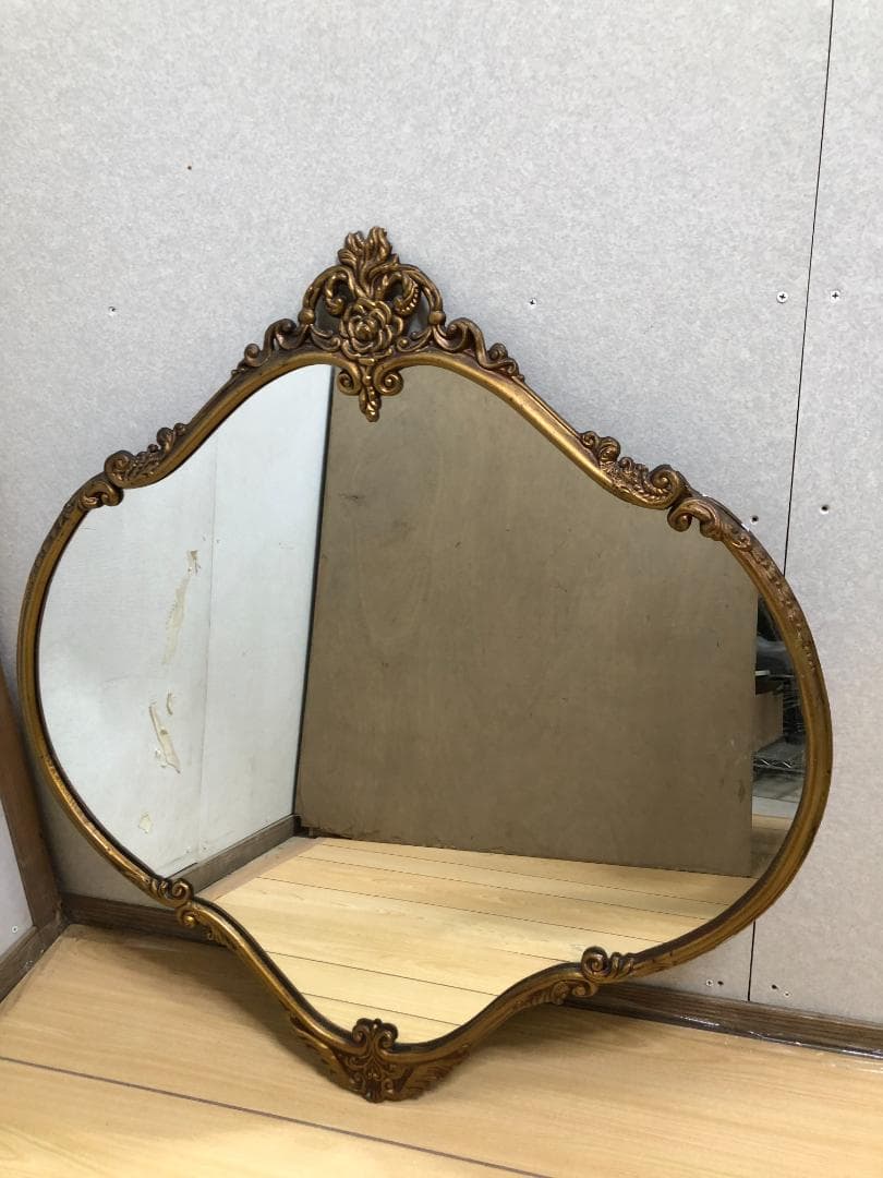 イタリア製 ロココ調 オーバル形 アンティーク加工 玄関鏡　250412-4 イタリア製 ロココ調 ヨーロピアン 壁掛け鏡 オーバルミラー ゴールド