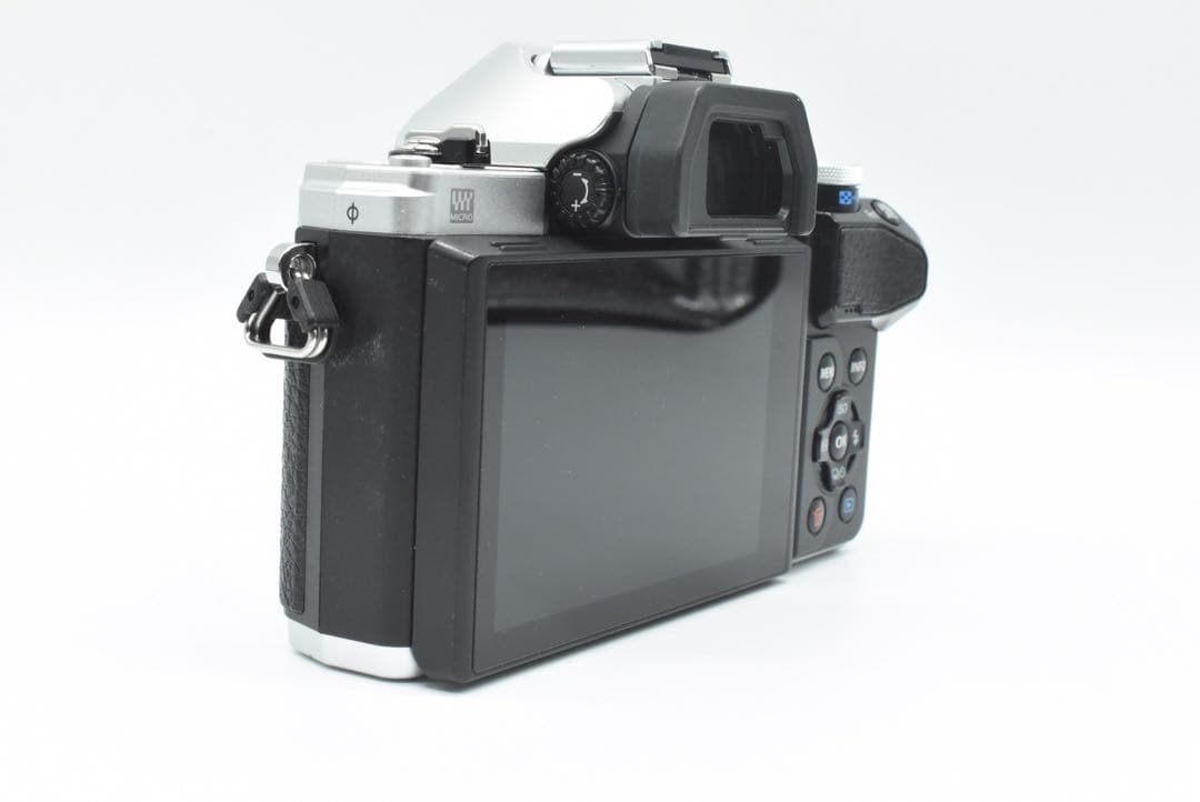 ほぼ新品OLYMPUS オリンパス E-M10 markⅢ 《S数1500回》