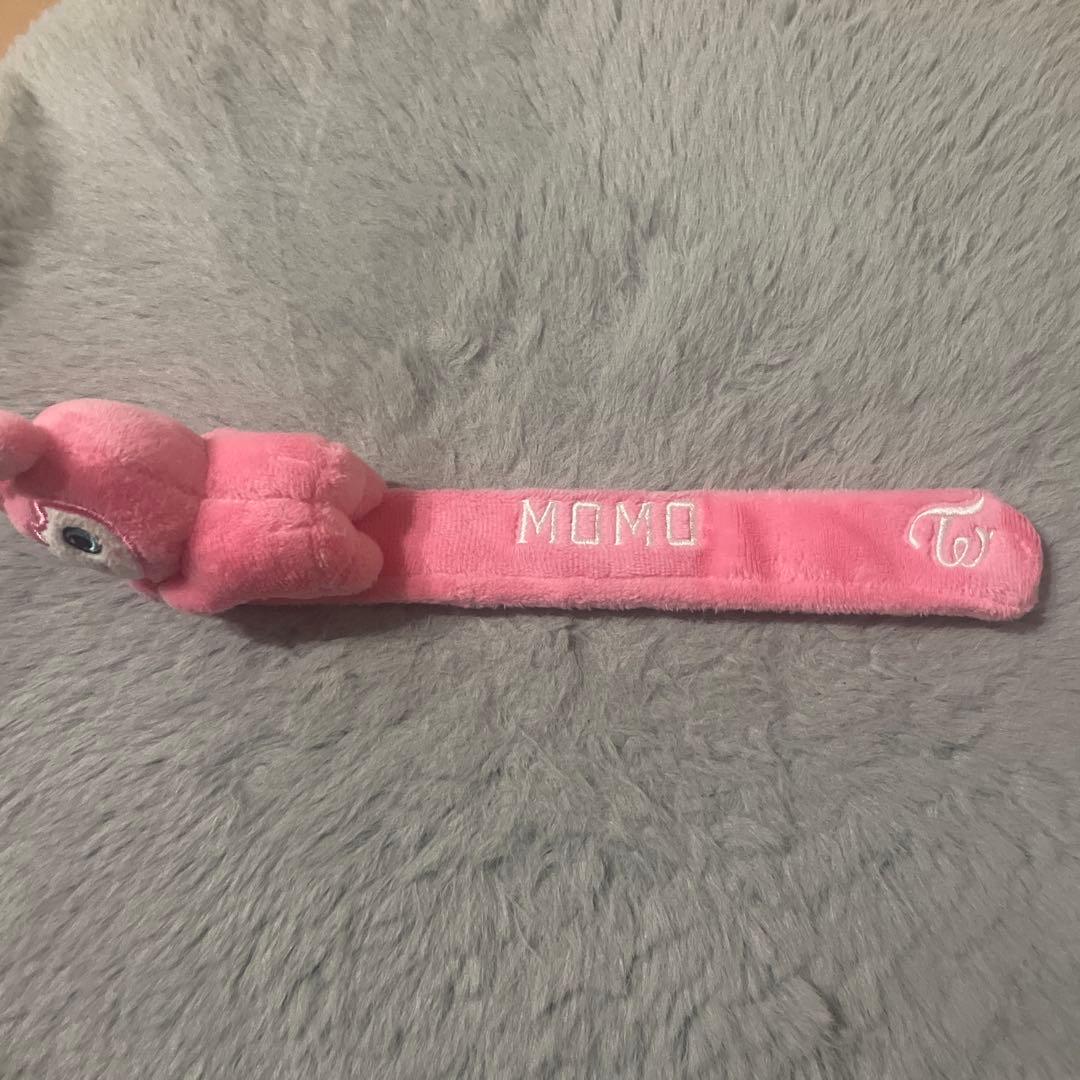 TWICEモモ モブリー ぱっちんバンド - メルカリ