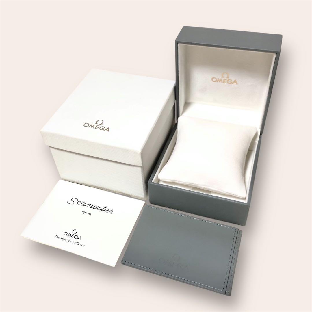 FENDI 6000G スクエア シルバー ズッカ メンズ腕時計 1419 ホワイト