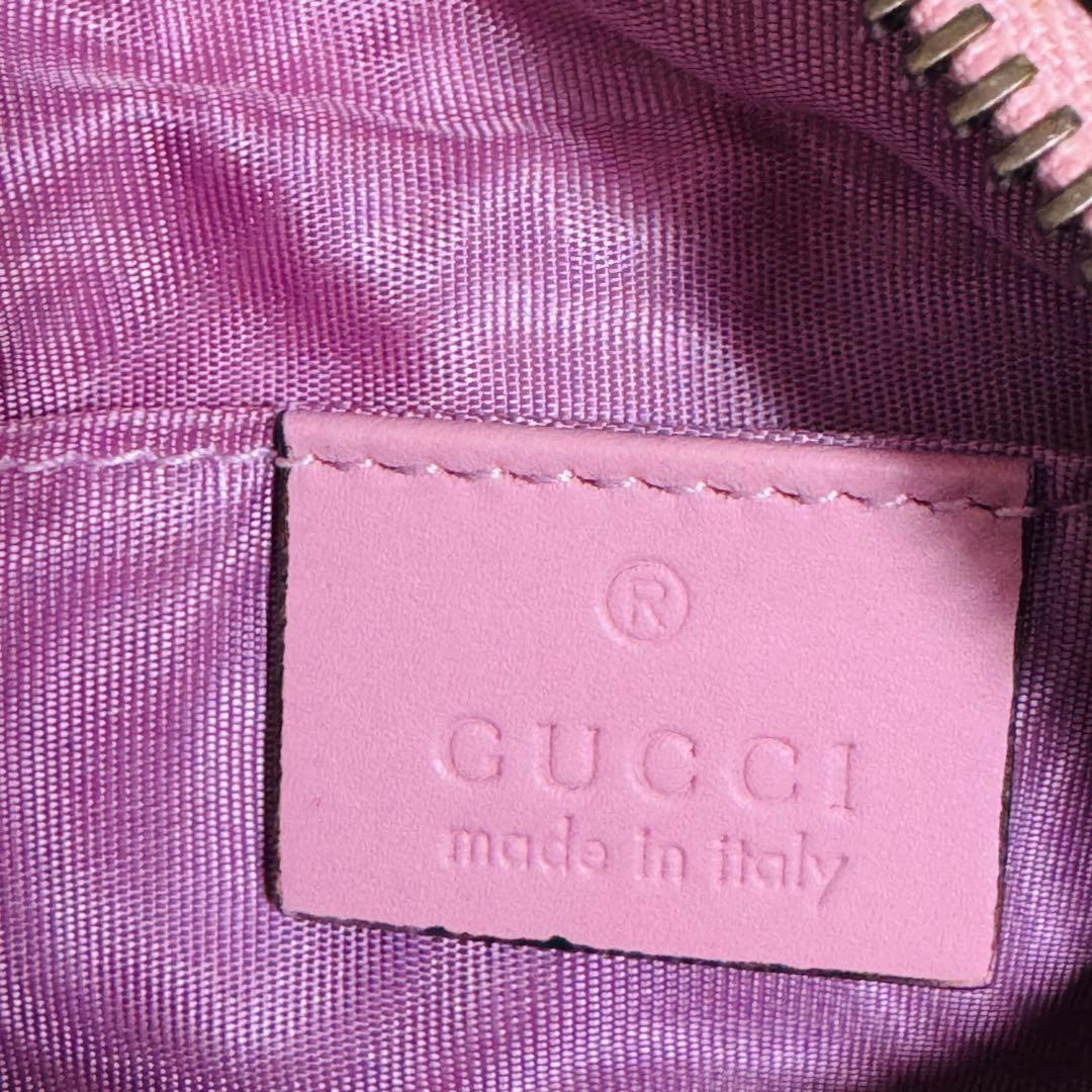 希少 GUCCI イチゴ柄 ポーチ GGスプリーム ストロベリー 化粧ポーチ