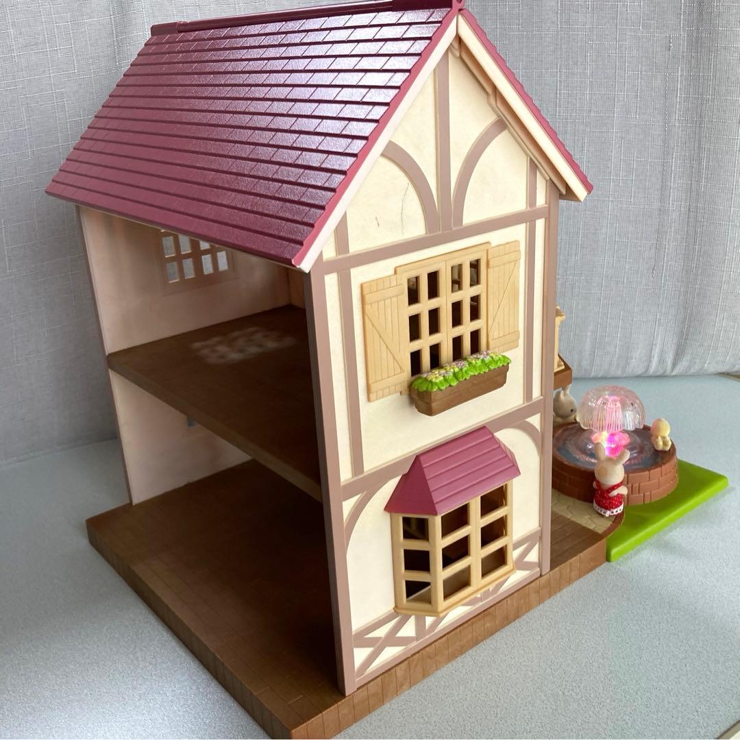 シルバニアファミリー きらめくふん水の大きなお家 - メルカリ