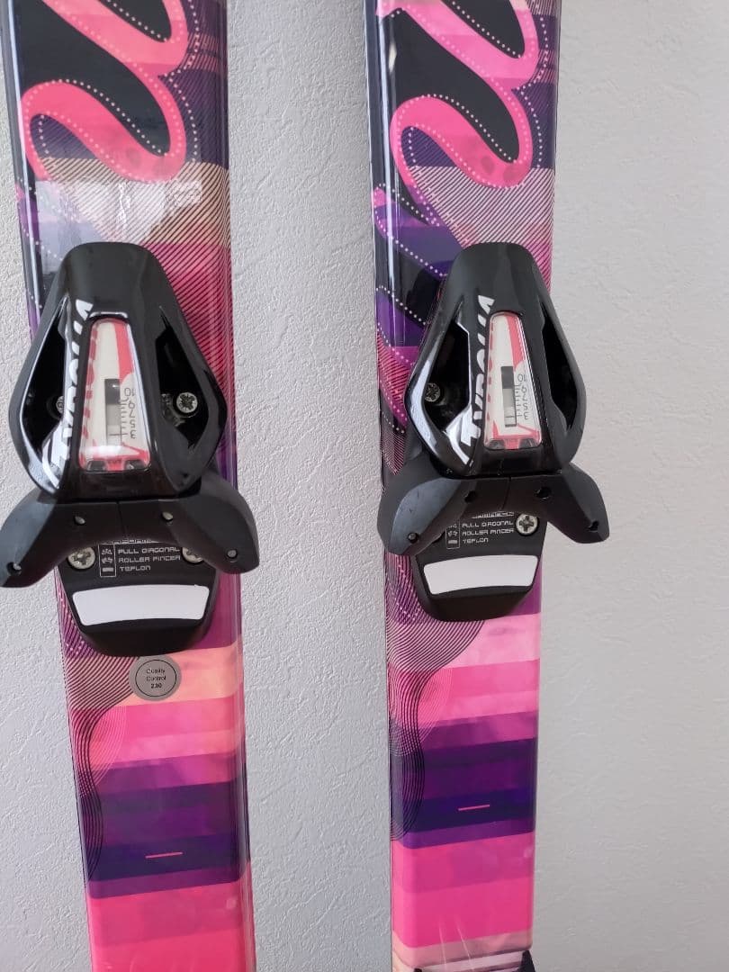 KAZAMAスキー ブラック/ピンク/パープル145センチ - スキー一 番 安い