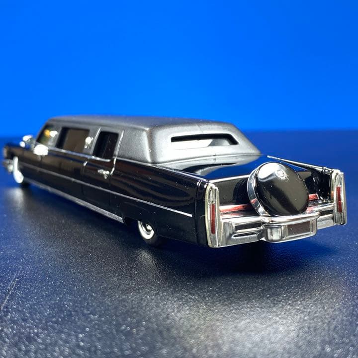 入手困難 1／43キャデラックリムジン