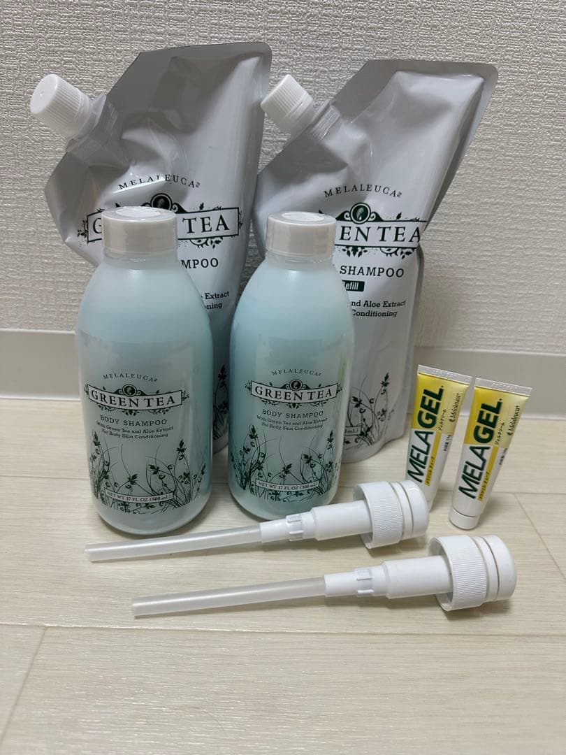 メラルーカ　ボディーソープ詰め替え2つ、ボトル2本、ポンプ2本、メラジェル2つ ソープボトル「MUSUBI」ぼかしディスペンサー（500ml）【日本製 国産