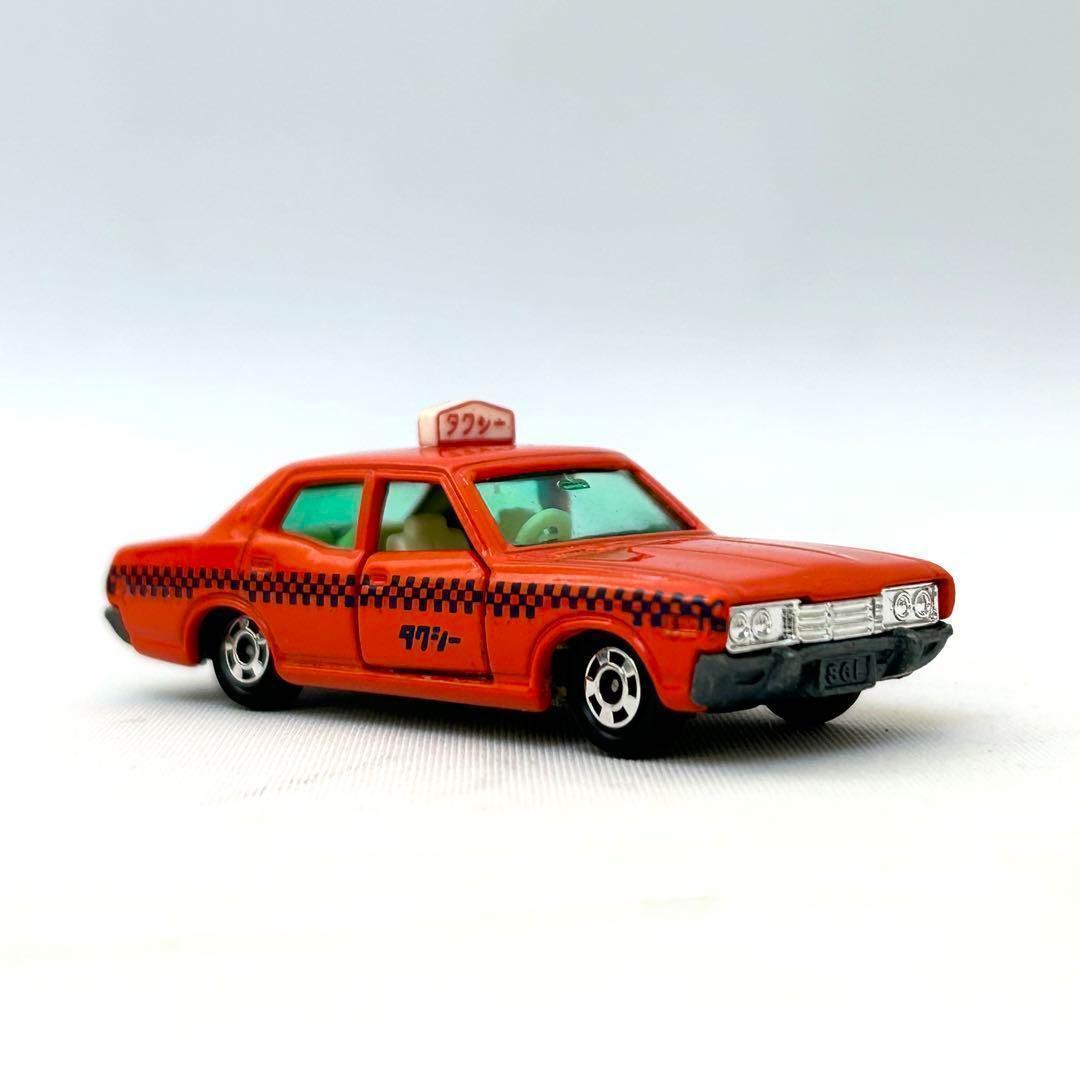 トミカ 黒箱 28 ニッサン セドリック タクシー 蛍光オレンジ色 日本製