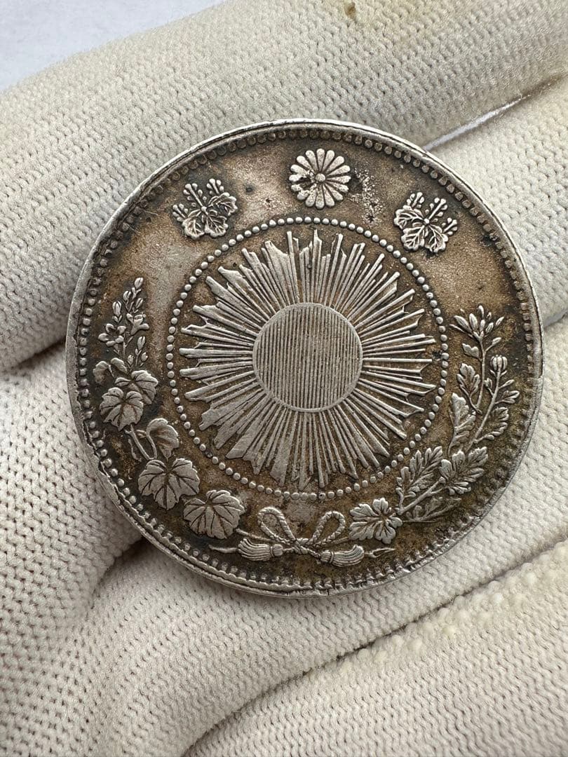 旧1円銀貨　明治三年 一圓銀貨　一円銀貨　銀貨　本物　古銭 試鋳貨幣 旧一圓銀貨 明治三年 レプリカコイン 旧1円銀貨 - メルカリ